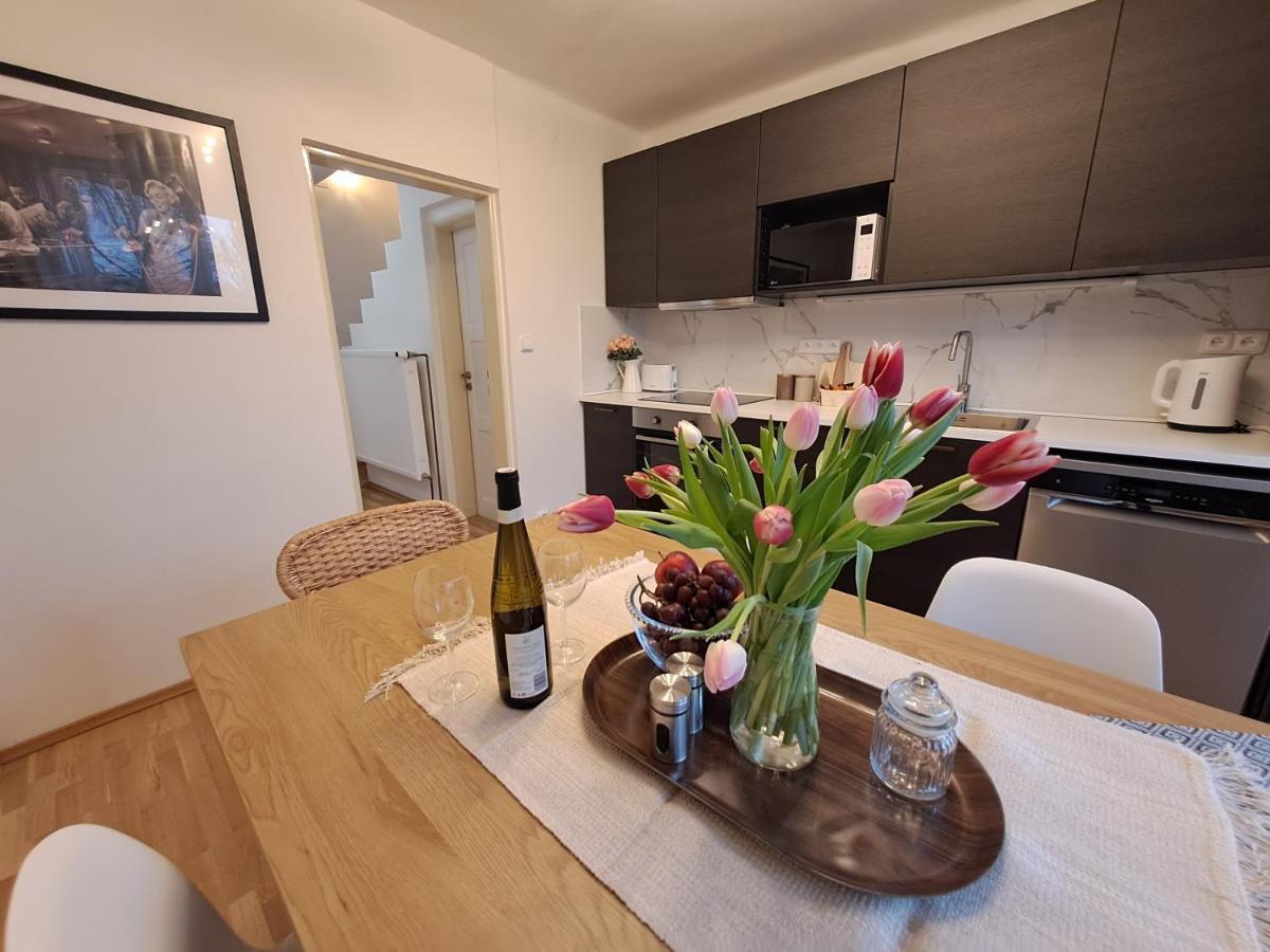 Apartmanovy Dum Se Zahradou V Klidne Casti Prahy Apartmán