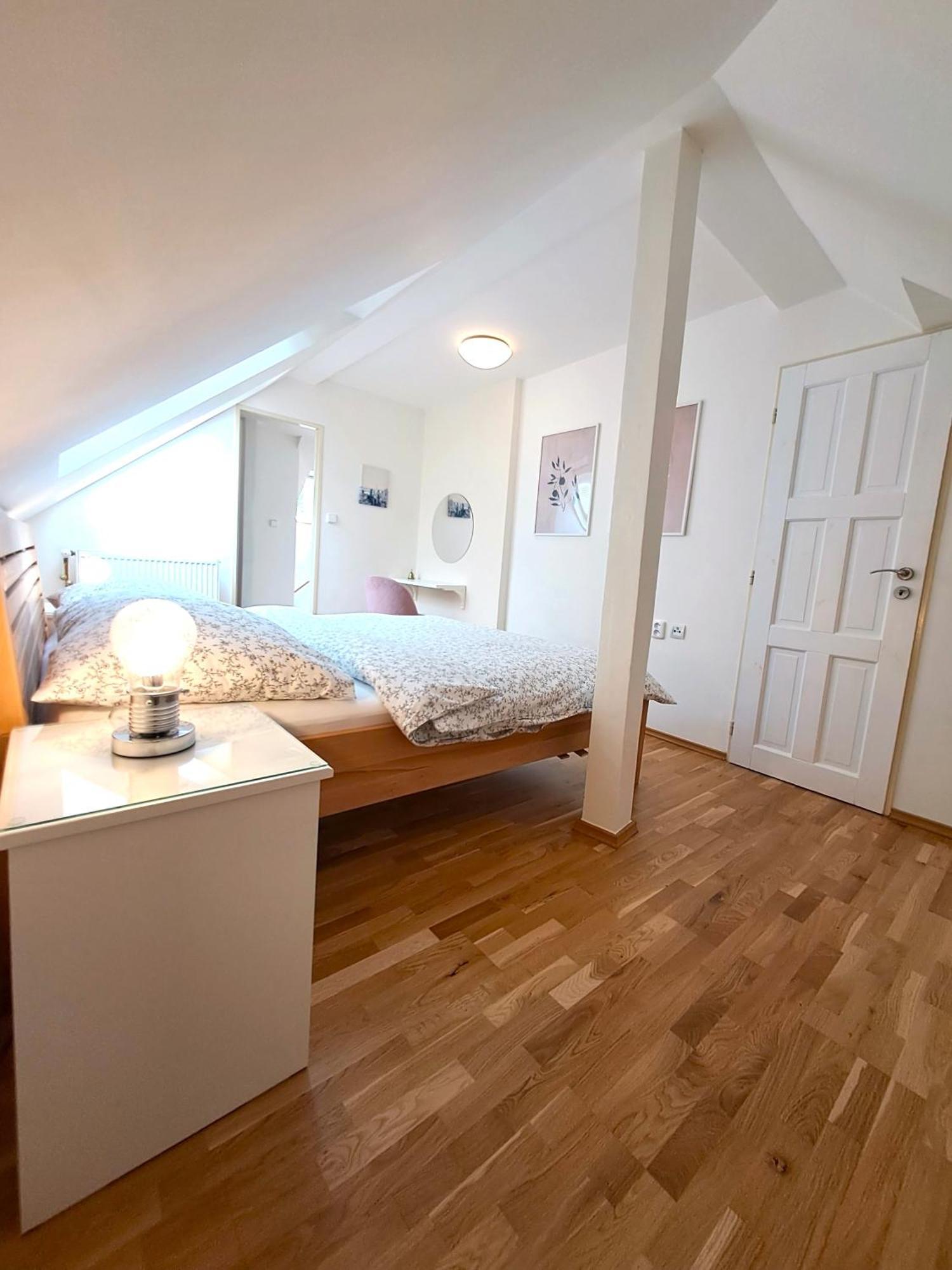 Apartmanovy Dum Se Zahradou V Klidne Casti Prahy Apartmán *